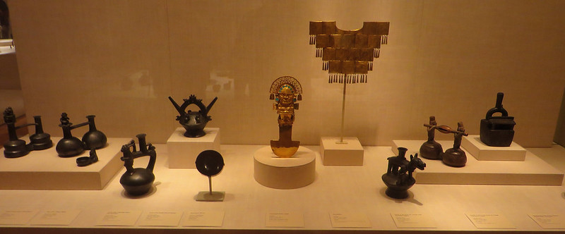 Collection of ancient Peruvian objects