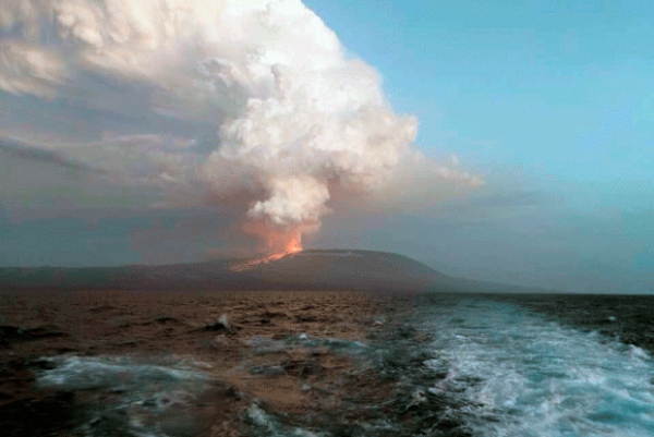 Galapagos | Volcan eruption