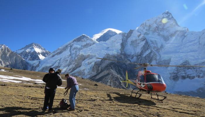 everest base camp helicopter t ...