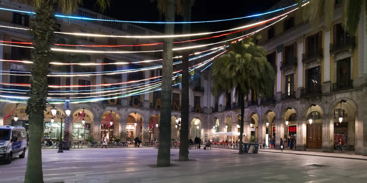 Avinyó y la Plaça Reial