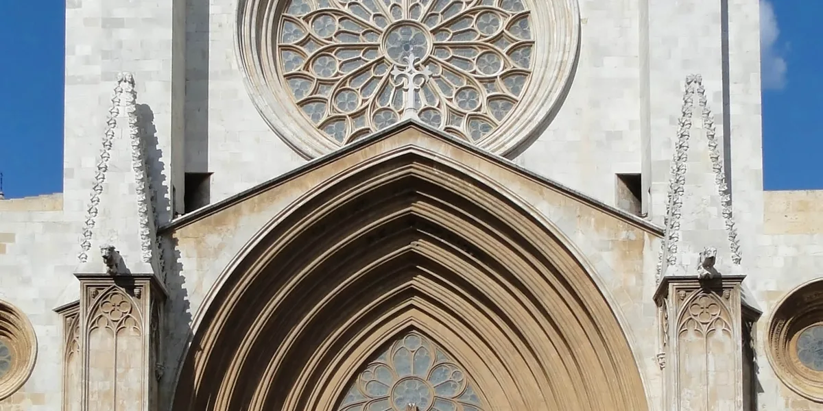 La Catedral, el carrer Major y el Call