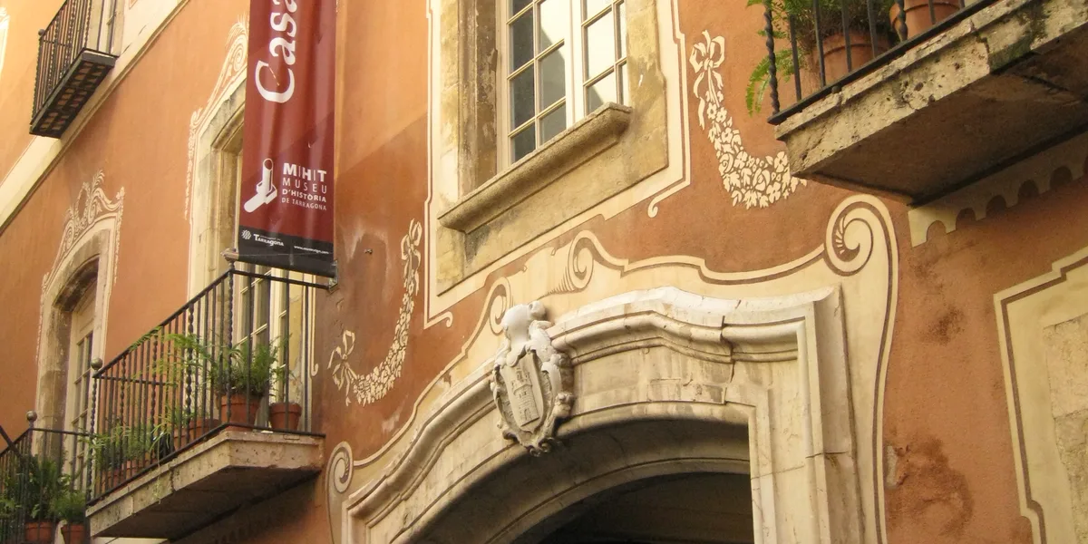 Tarragona de leyenda: un paseo nocturno
