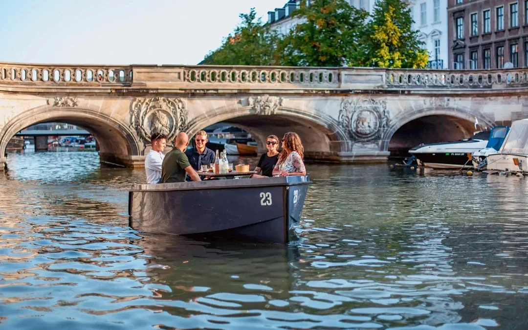 1/2/3-Hour Copenhagen Small Boat Rental Image 10