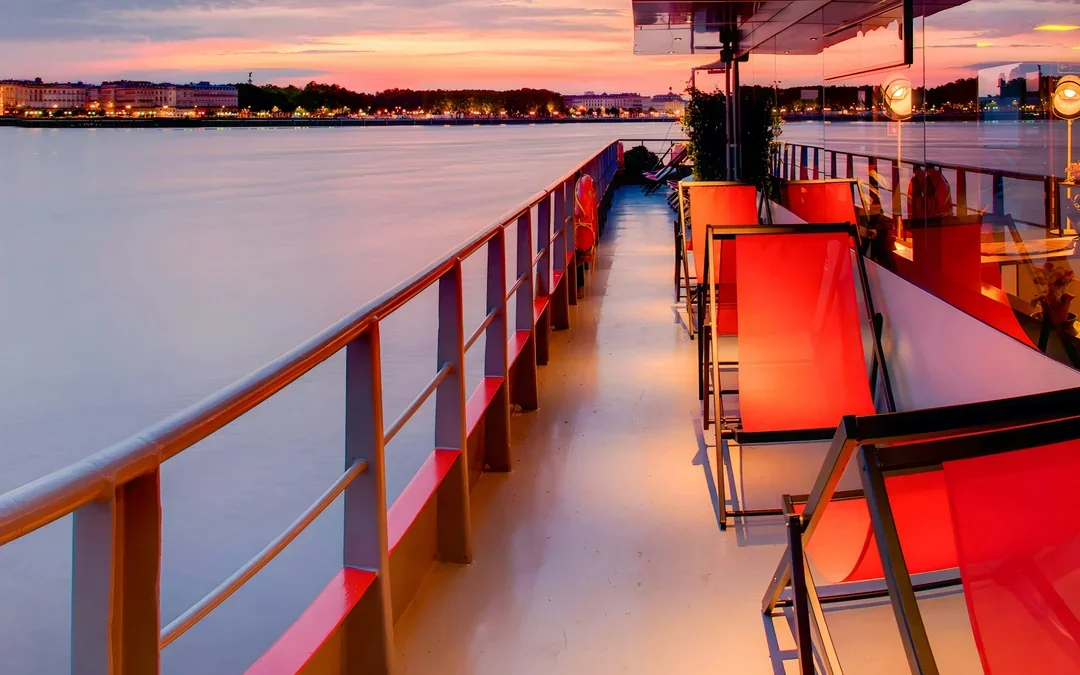 1.5-Hour Bordeaux Illuminated Evening Cruise Image 5