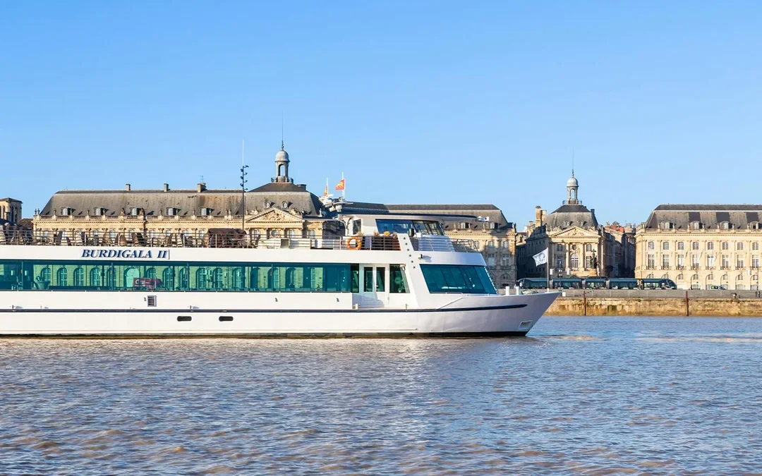 1.5-Hour Bordeaux River Cruise with Wine and Canelé Tasting Image 1