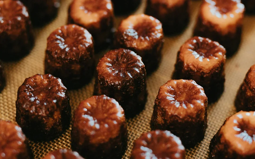 1.5-Hour Bordeaux River Cruise with Wine and Canelé Tasting Image 5