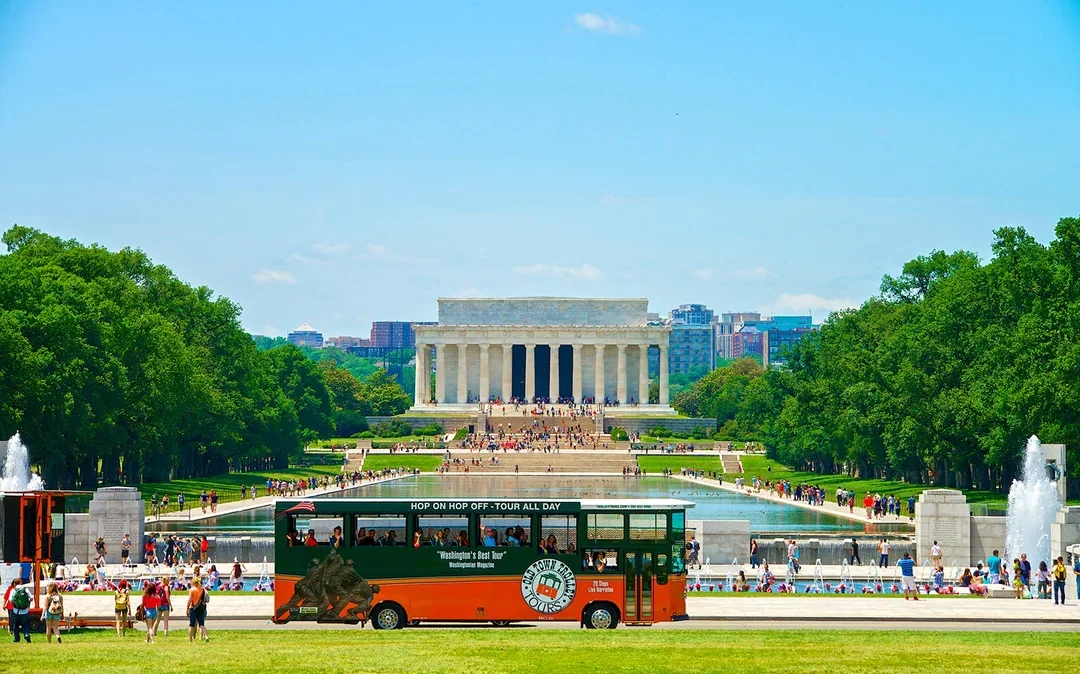1-Day Hop-On Hop-Off Tour of Old Town Washington DC Image 3