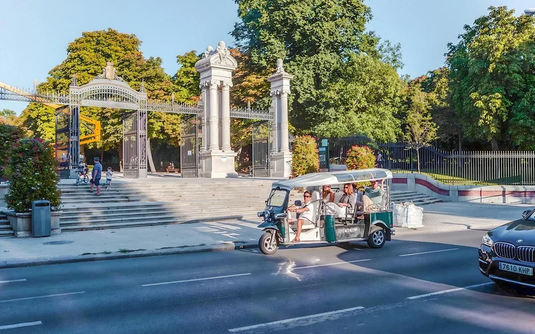 1-hour Express Madrid Tuk-Tuk Tour Image 1