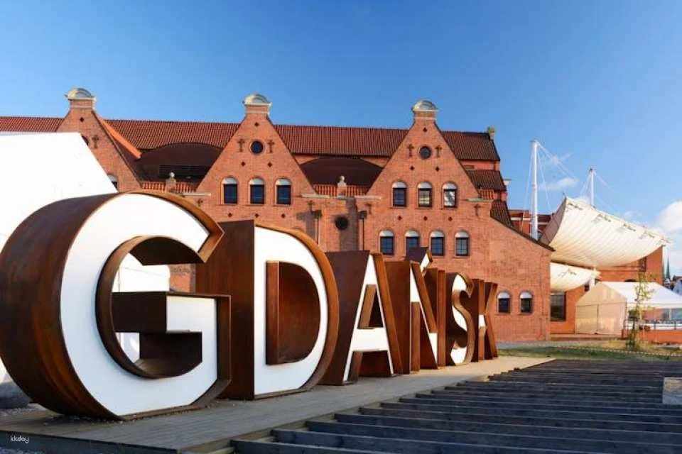 1-hour tour of Gdansk with a local