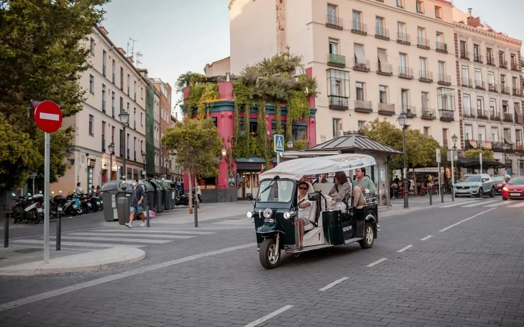 1 to 4-Hour Private Madrid Eco Tuk-Tuk Tour Image 2