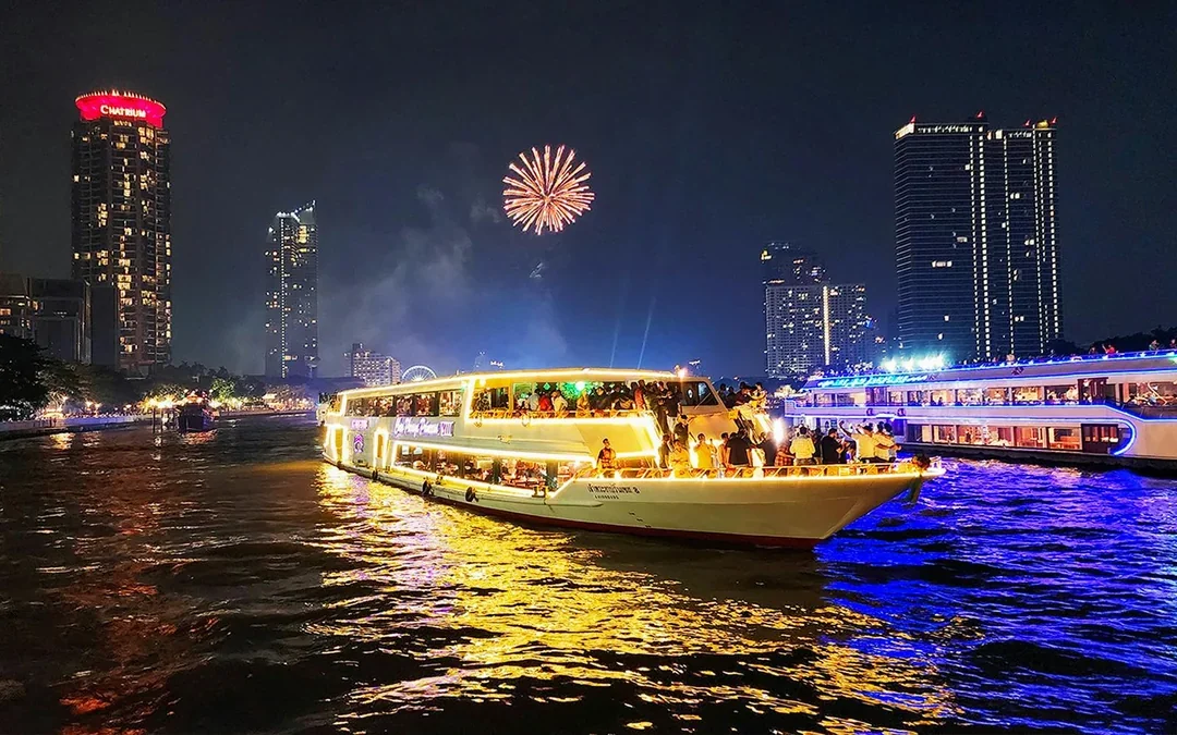 2-Hour Dinner Cruise with Live Entertainment Image 3