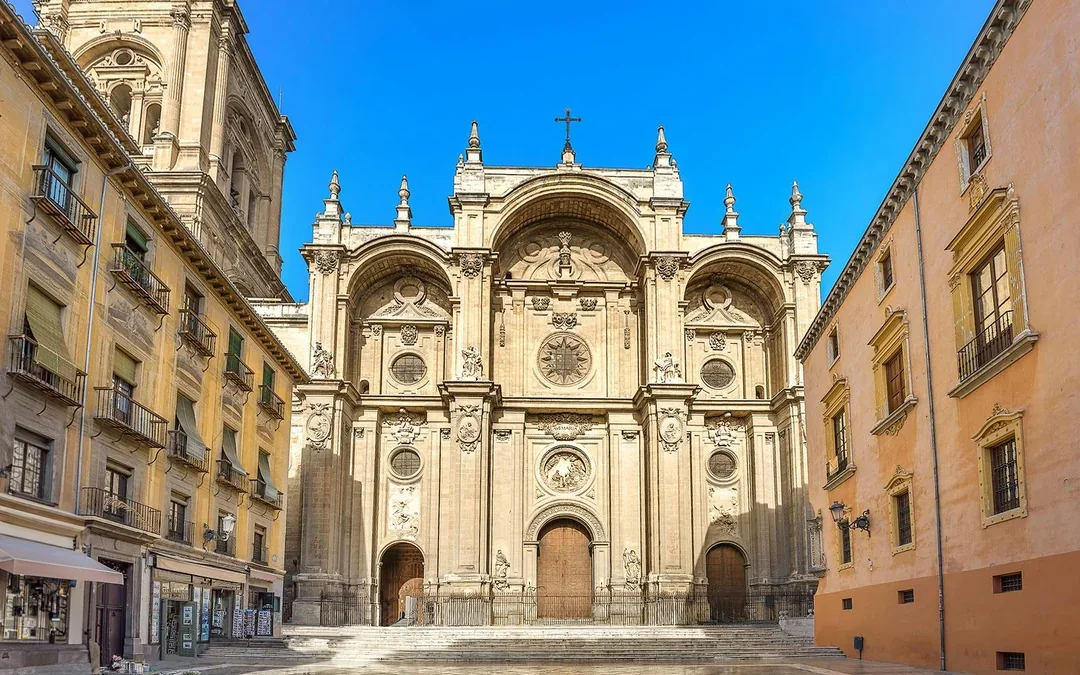 3-Hour Guided Tour of Granada: Cathedral, Royal Chapel & Silk Market Image 2