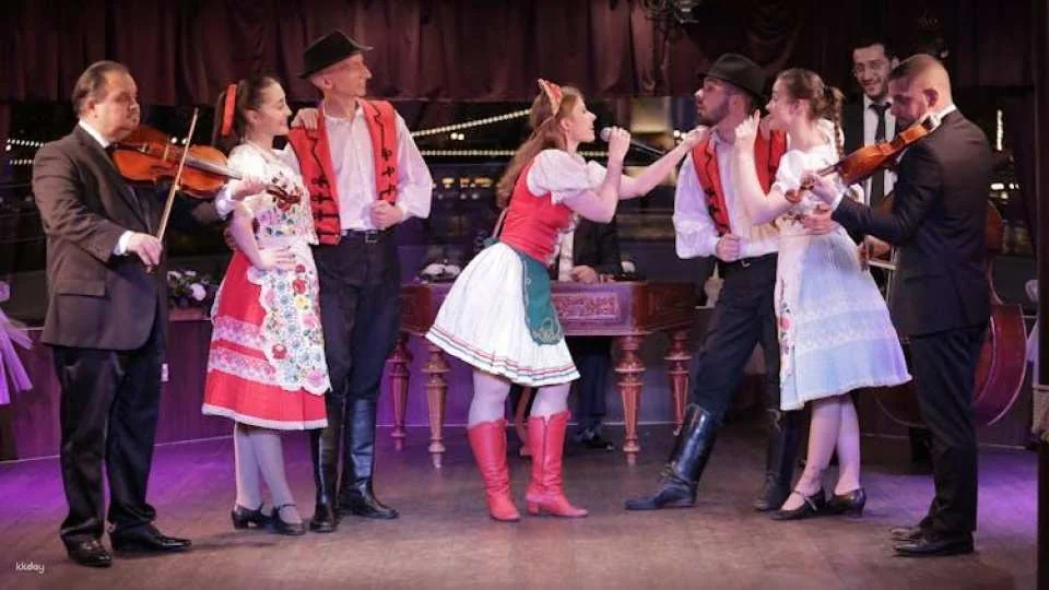 4 Course Dinner cruise with Operetta and Folk show