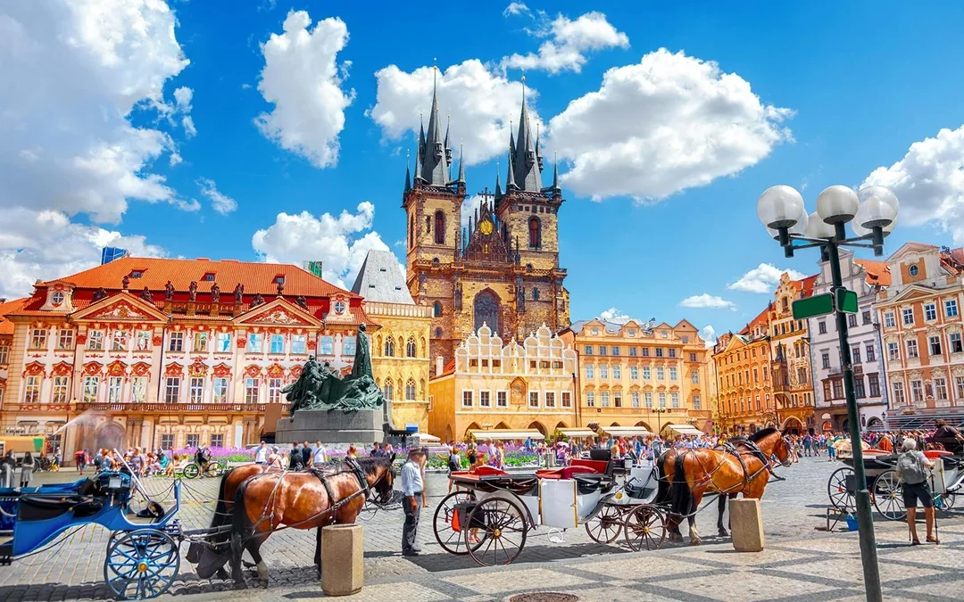 6hr Prague City Tour with River Boat Cruise and Lunch Image 2