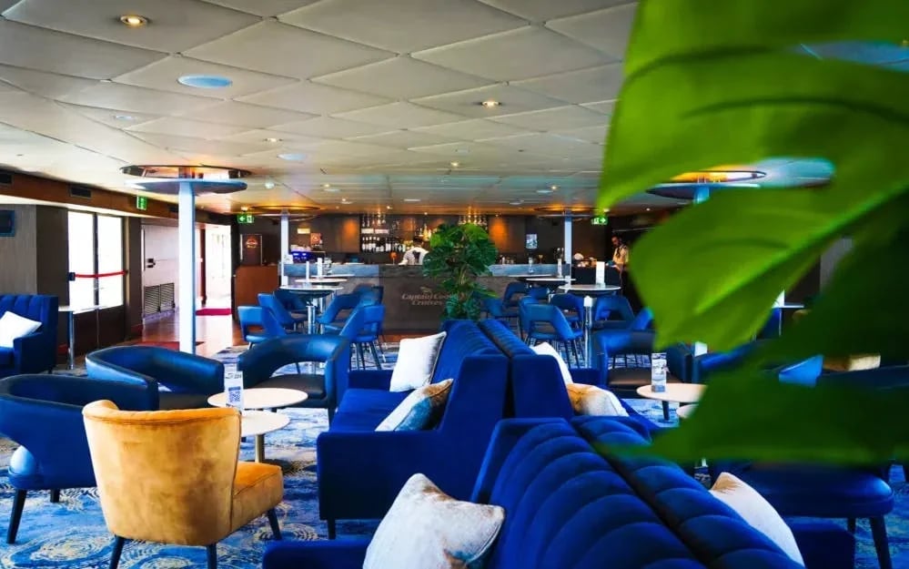 90-min Guided Sightseeing Harbour Cruise Image 3