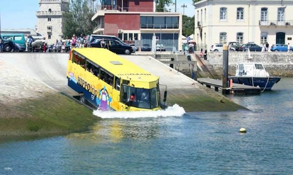 90 minutes amphibious bus guided tour in Lisbon