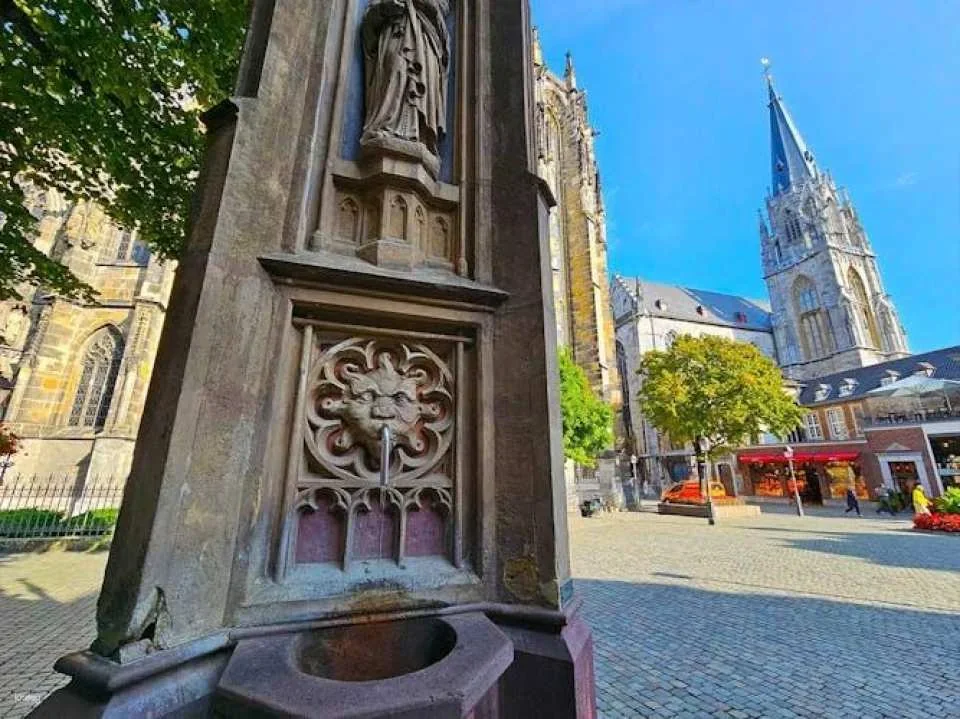 Aachen old town scavenger hunt with interactive audio book