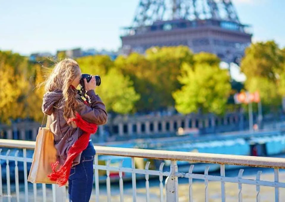 AI-Guided Walking Tour of Paris with Walky the WhatsApp Chatbot