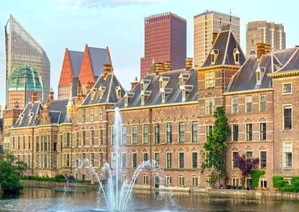 AI-Guided Walking Tour of The Hague with Walky the WhatsApp Chatbot