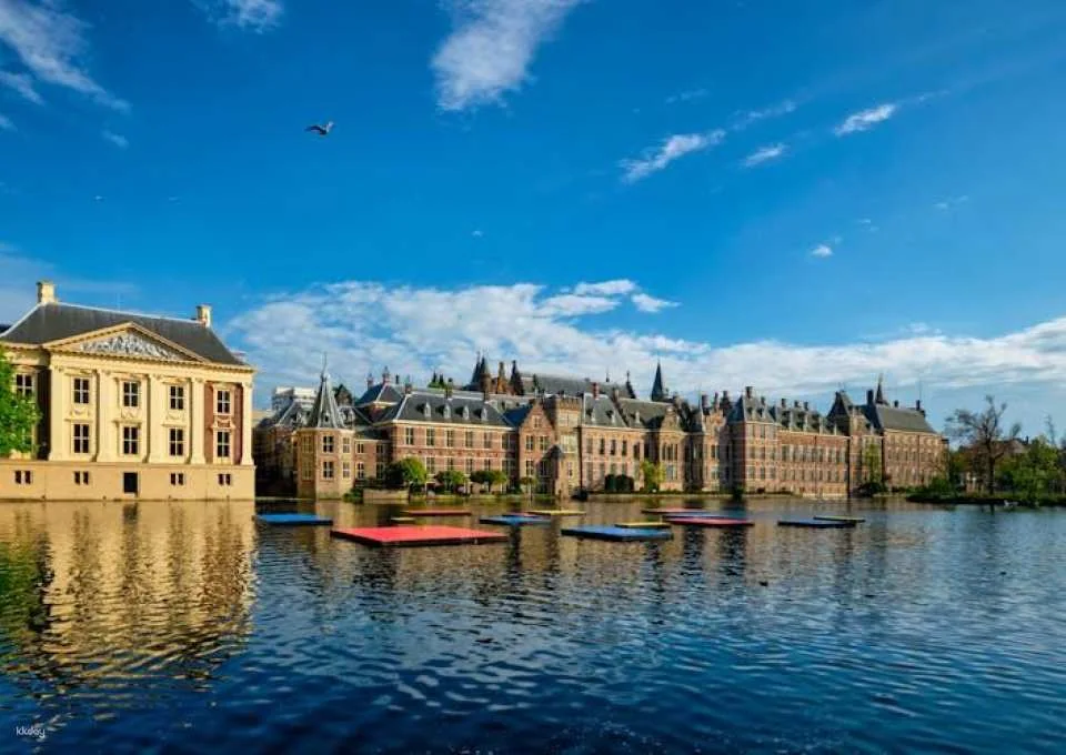 AI-Guided Walking Tour of The Hague with Walky the WhatsApp Chatbot