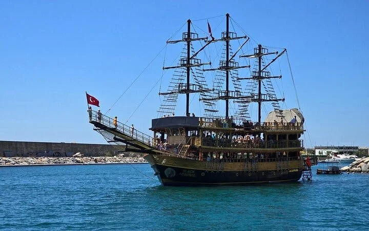 Alanya Pirate Boat Trip with Lunch & Free Soft Drinks Image 5