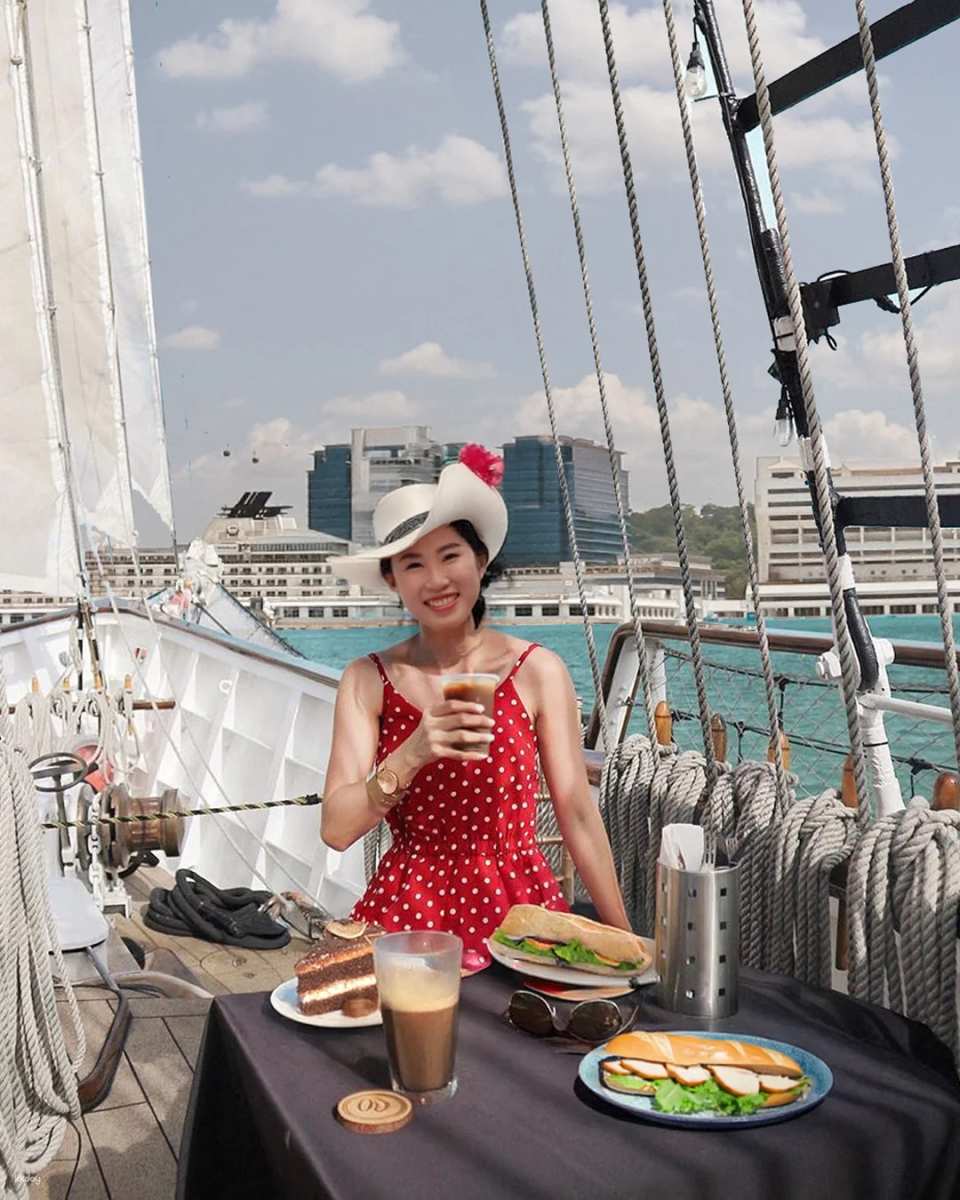 Albatross Speedboat Adventures, Hop-On Hop-Off Speedboat Pass (1-DAY Unlimited Speedboat Rides) | Sentosa, Singapore