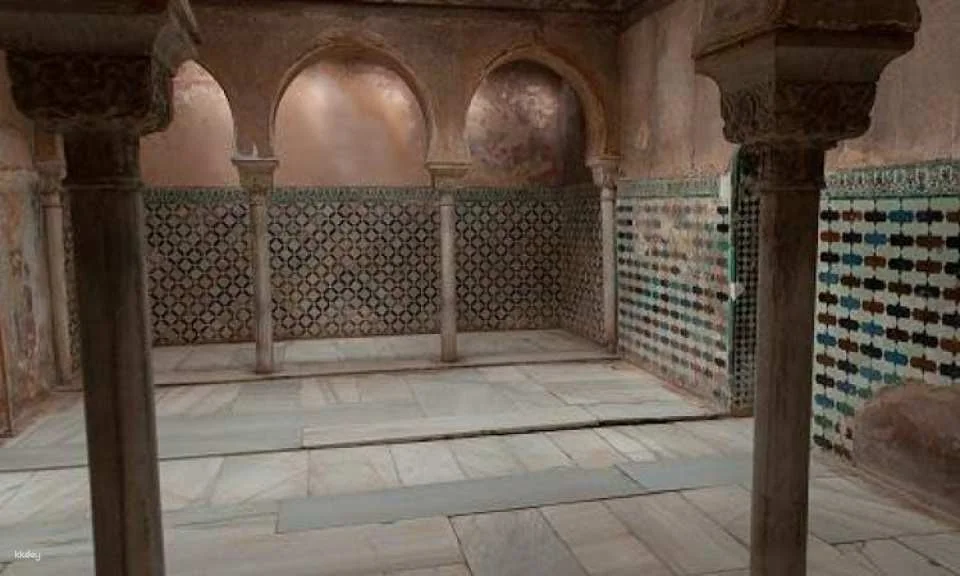 Alhambra guided tour with Arabian baths tickets