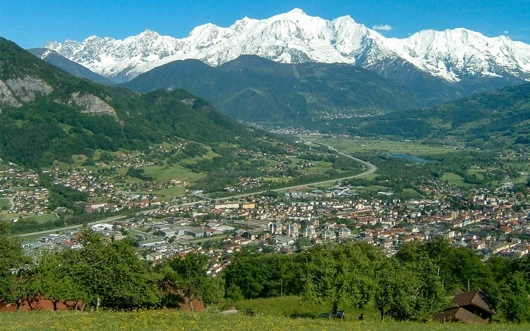 AlpyBus One-Way Tickets: Geneva Airport to/from Sallanches Image 7