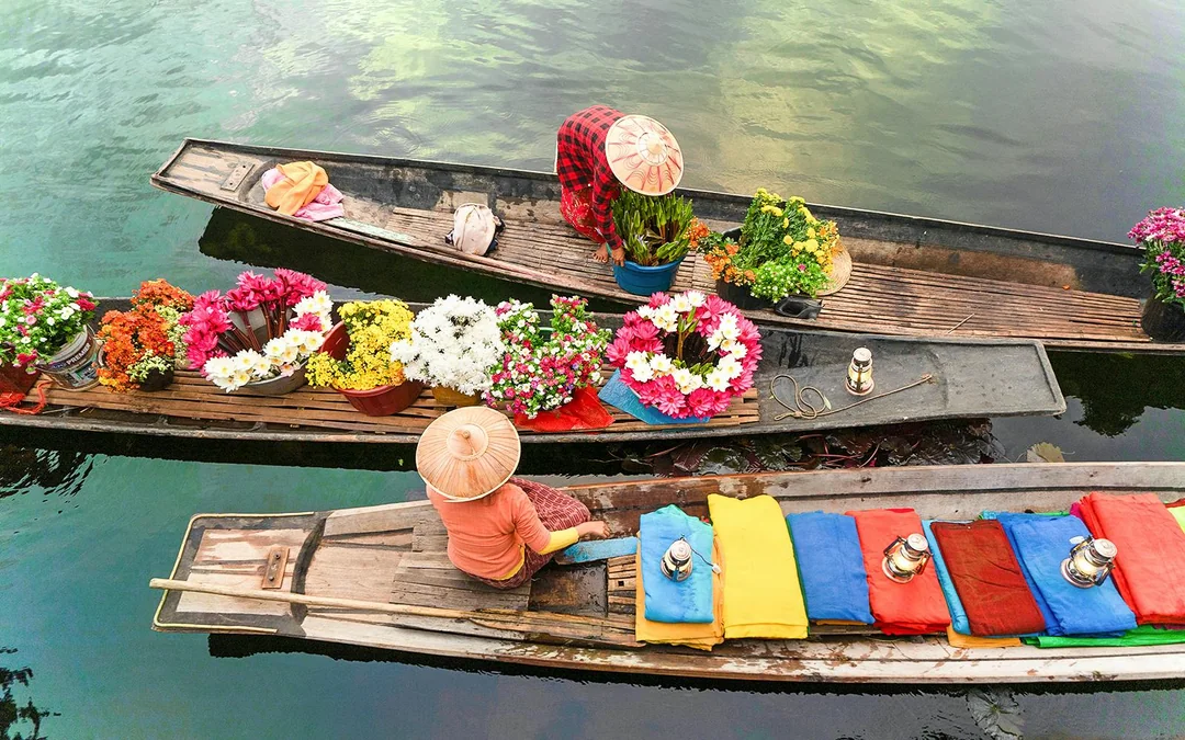 Amphawa Floating Market & Maeklong Railway Market Full-Day Guided Tour [Fri-Sun] Image 3