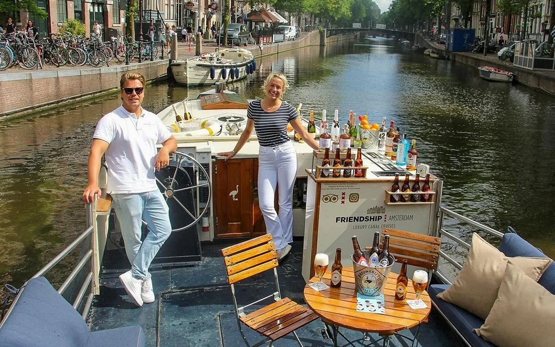 Amsterdam: 1-Hour Luxury Canal Cruise on Electric Boat with Onboard Bar Image 3