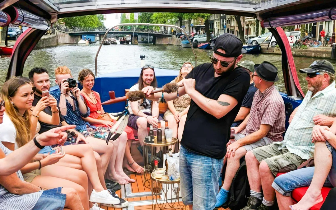 Amsterdam: 70-Min Smoke and Lounge City Boat Cruise on Heated, Covered Boat Image 2