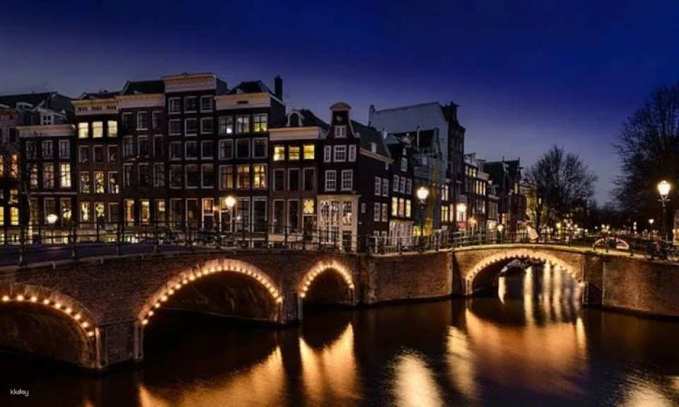 Amsterdam canal cruise with Dutch wine and cheese
