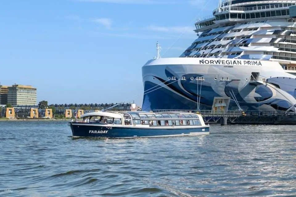 Amsterdam City Canal Cruise from Hard Rock Cafè