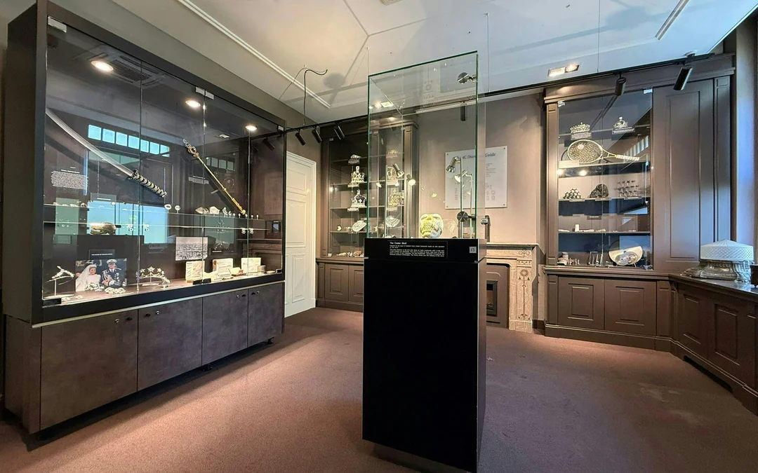 Amsterdam: Diamond Museum Highlights & Guided Factory Tour Image 1