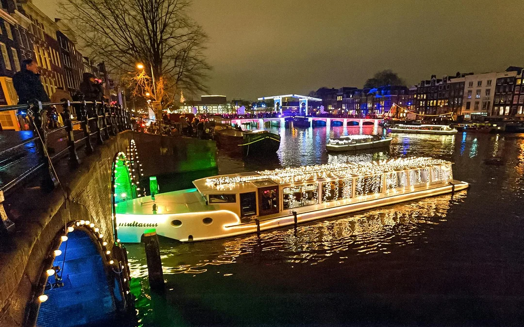 Amsterdam Light Festival: 90-min Extended Luxury Cruise with Optional Drinks or Prosecco Image 2
