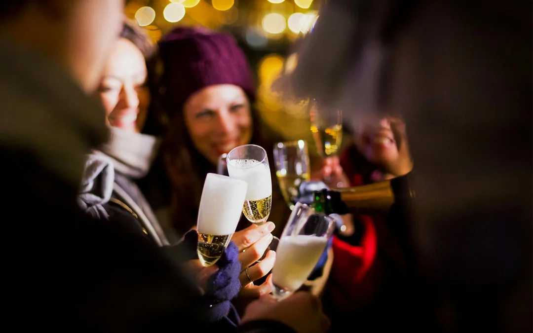 Amsterdam Light Festival Cruise with a German Audio Guide and Unlimited Drinks Image 3