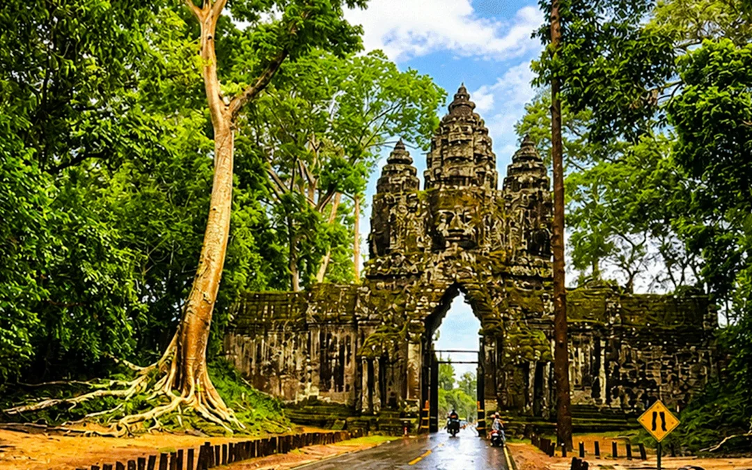 Angkor Temples Small-Group Guided Tour in Spanish Image 7
