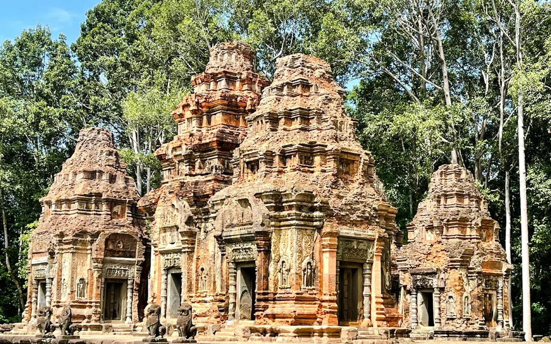 Angkor Temples Small-Group Guided Tour with French-Speaking Guide Image 1