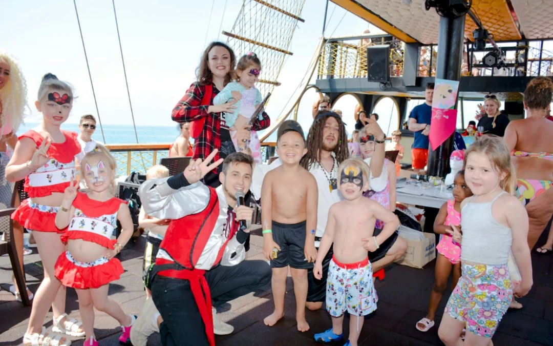 Antalya: Lara Pirate Boat Cruise with Lunch, Unlimited Soft Drinks and Hotel Transfers Image 6