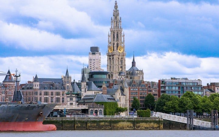Antwerp Self-Guided Walking Tour on Mobile App Image 2