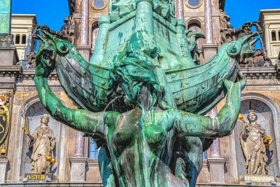Antwerp self-guided walking tour with audio app