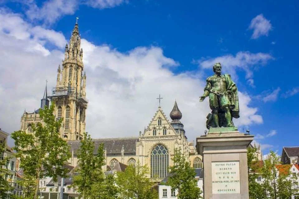 Antwerp self-guided walking tour with audio app