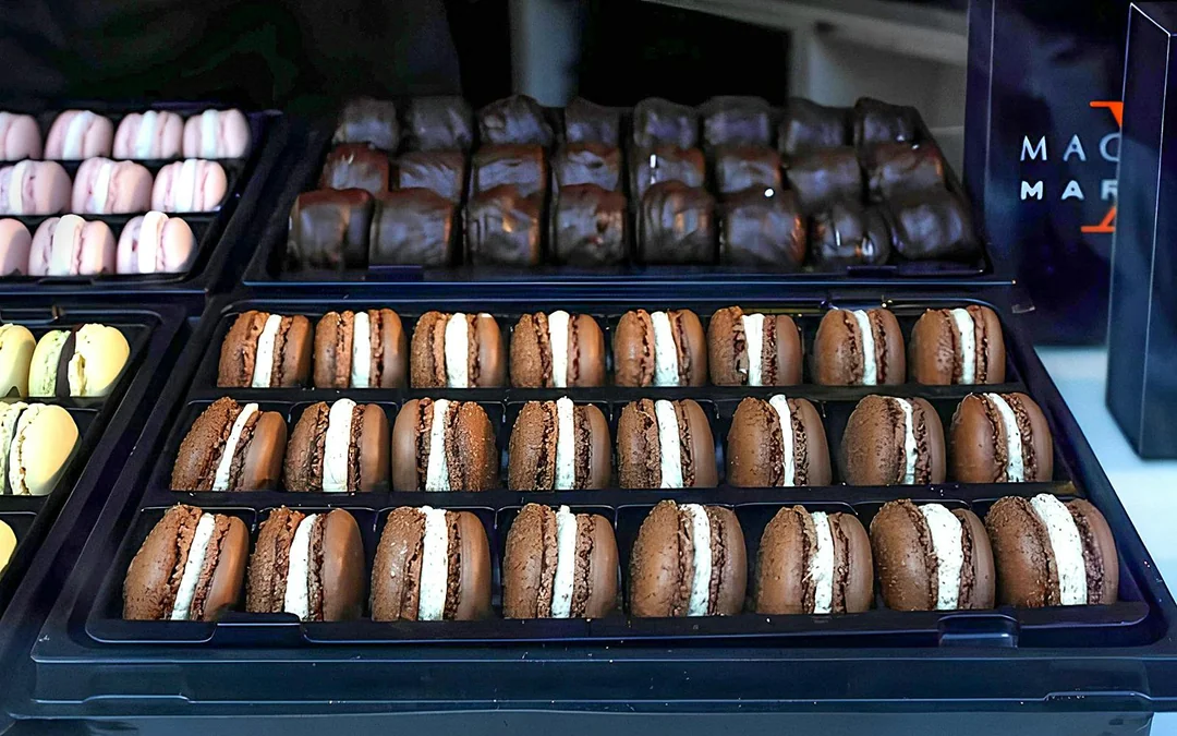 Arc de Triomphe Hosted Entry & Gourmet Macaron Tasting Image 9