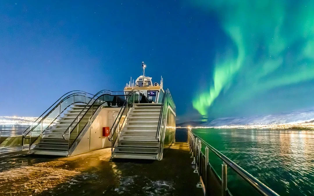 Aurora Borealis Dinner Cruise Image 11