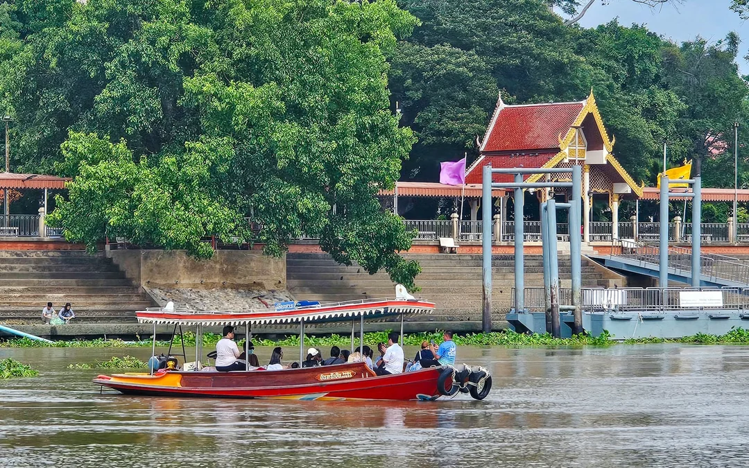 Ayutthaya Private Longtail Boat Cruise with Temple Views on the Chao Phraya River Image 10
