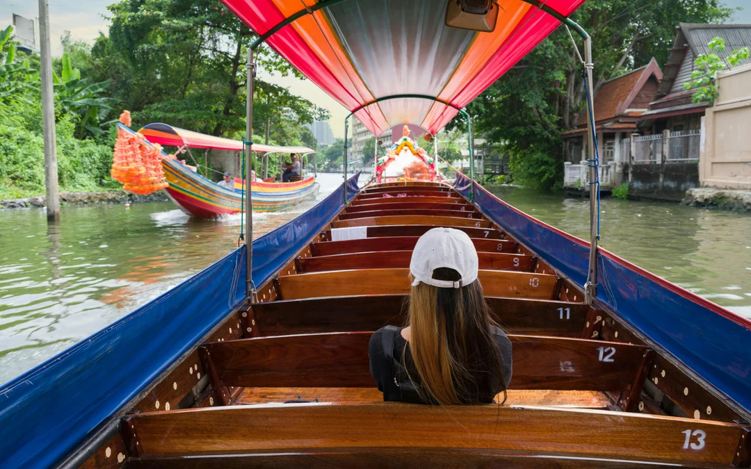 Bangkok Canal Small-Group Guided Longtail Boat Tour Image 3