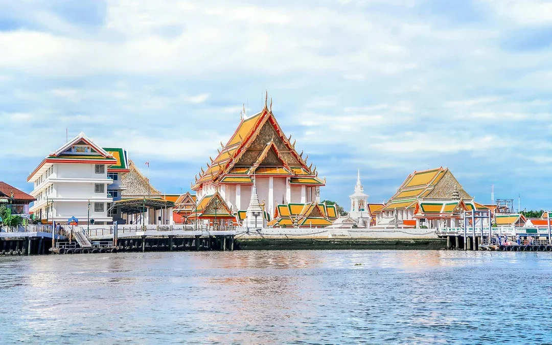 Bangkok Canal Tours – Chao Phraya River and Wat Arun Temple by Long Tail Boat Image 7