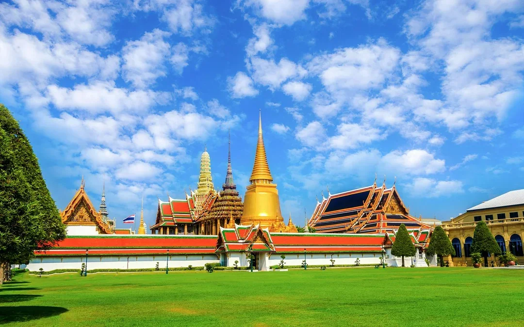 Bangkok City Highlights – Grand Palace, Wat Arun, and Wat Pho Guided Walking Tour Image 6