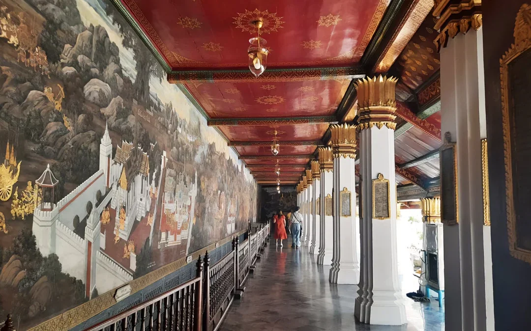 Bangkok Grand Palace and Emerald Buddha – Guided Walking Tour Image 9