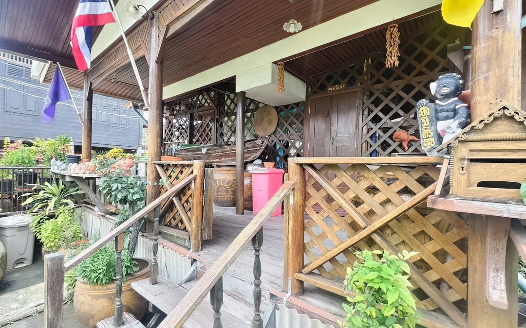Bangkok Koh Khet Island Guided Bike Tour with Pottery Crafting, Coffee Brewing Class, and Lunch Image 8